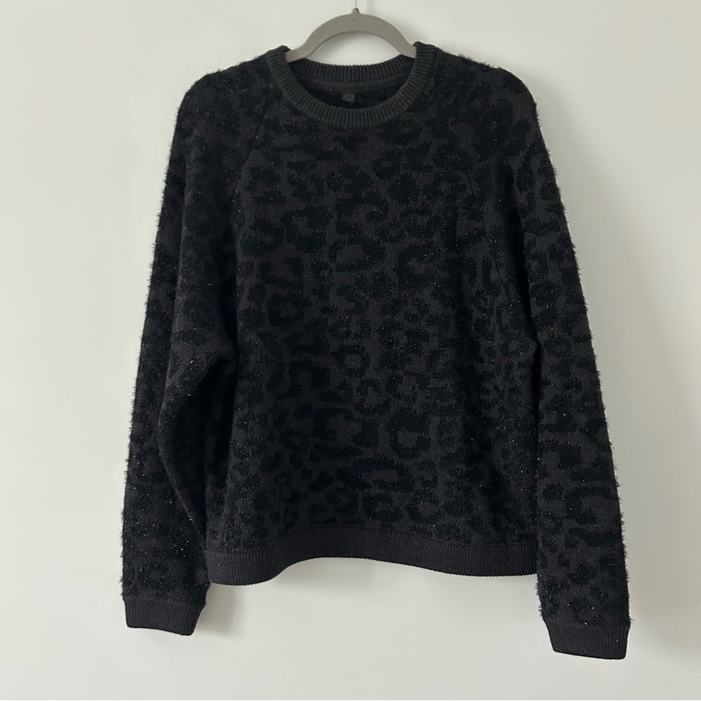 Lululemon Jacquard Knit Leopard Wool Blend Crew Neck Pullover Metallic Sweater M